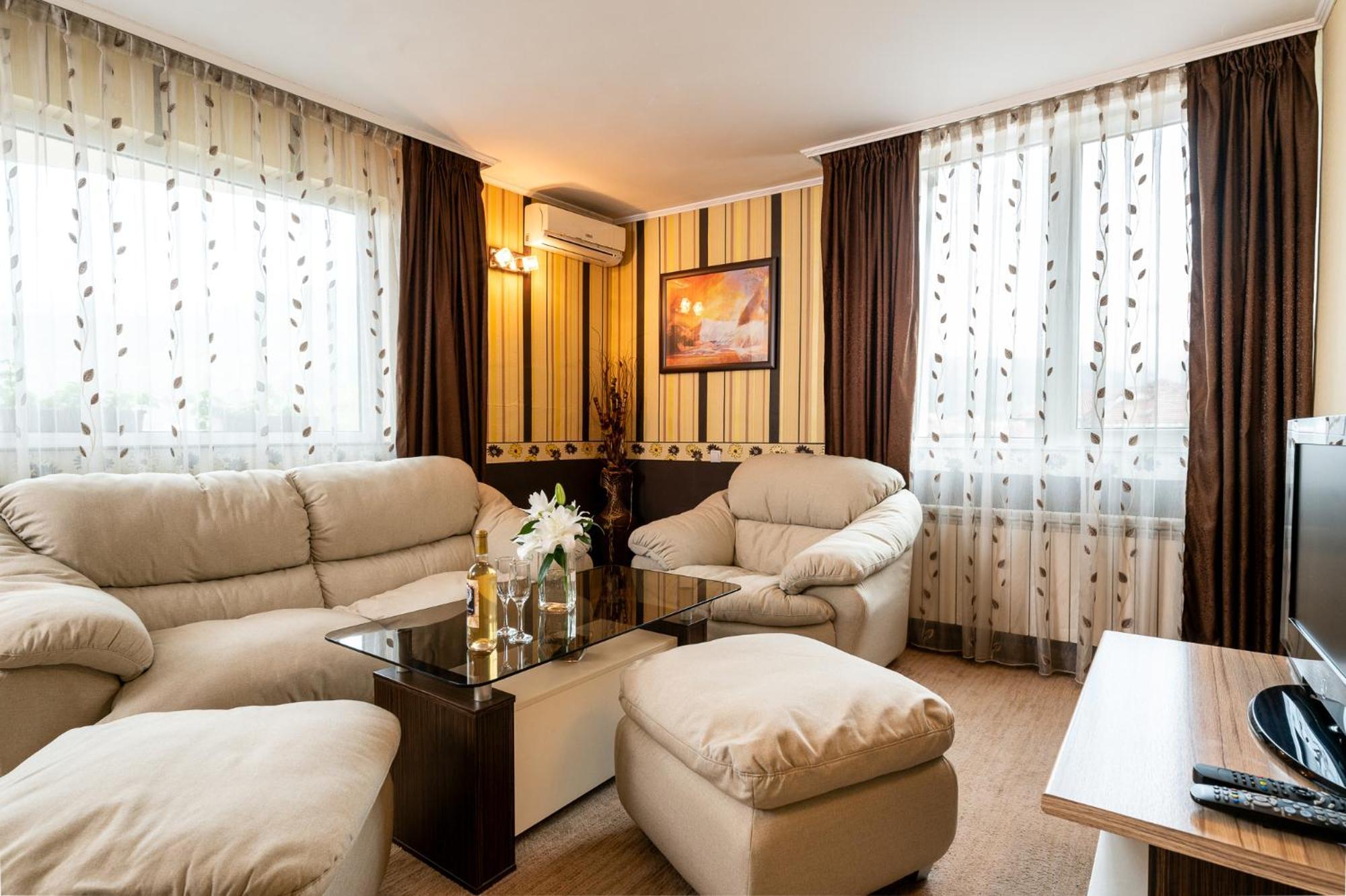 Spa Hotel Holiday เวลินกราด ภายนอก รูปภาพ