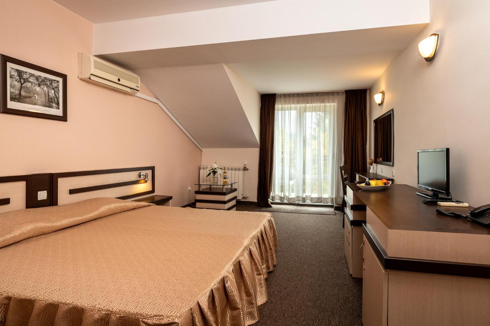 Spa Hotel Holiday เวลินกราด ภายนอก รูปภาพ