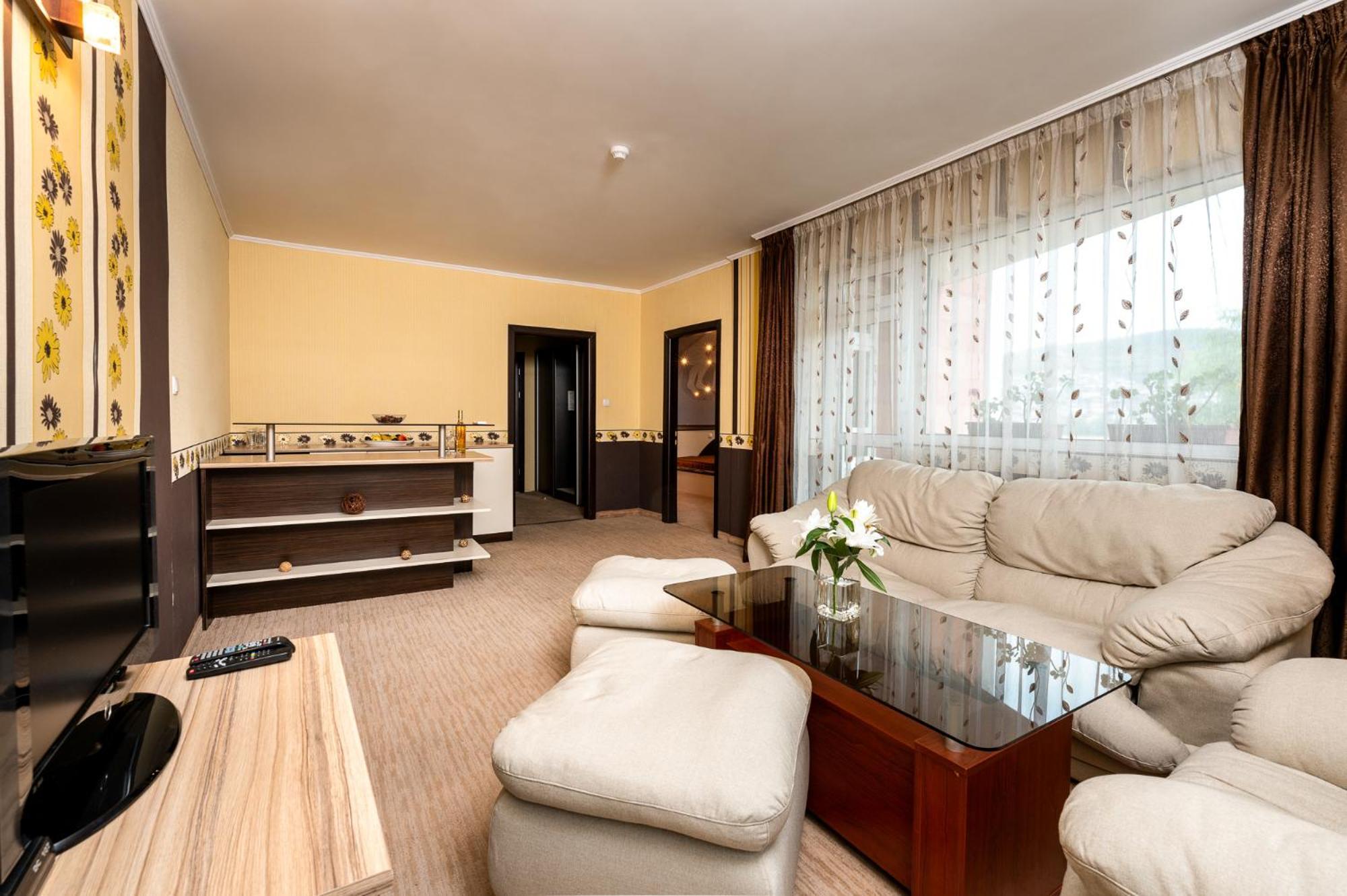 Spa Hotel Holiday เวลินกราด ภายนอก รูปภาพ