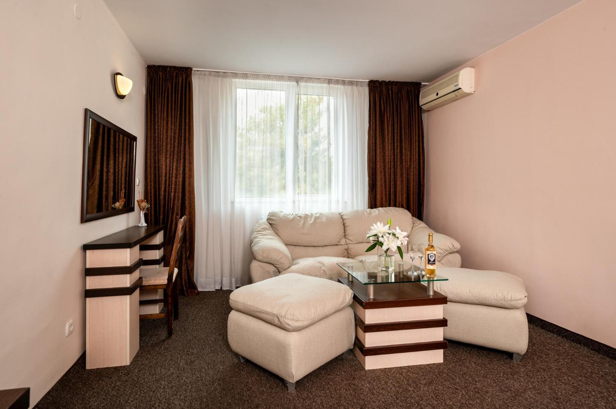 Spa Hotel Holiday เวลินกราด ภายนอก รูปภาพ